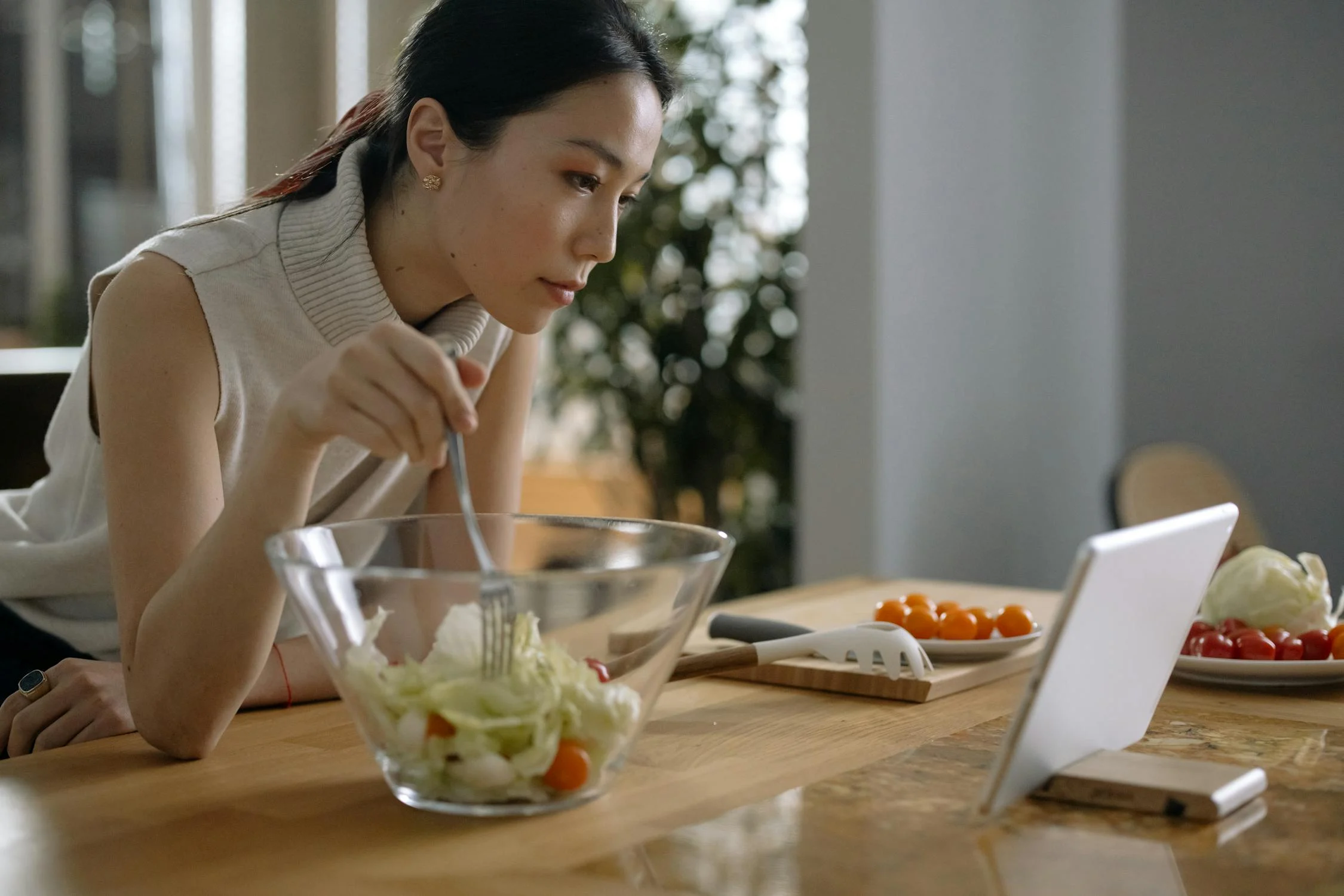 Leia mais sobre o artigo Alimentação Inteligente: Como a Tecnologia Está Mudando a Forma Como Comemos